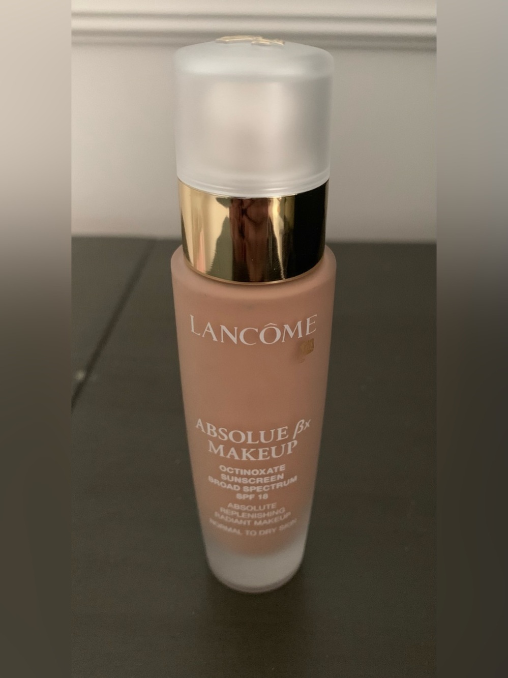 Lancôme Absolue Makeup Radiant Foundation - Warm Beige (225 Ecru) - NWOT